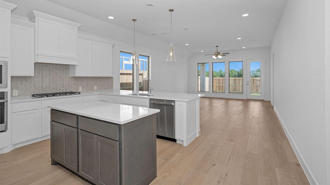 Furnished interior view inside a new home in Valencia, Manvel (Image 6).
