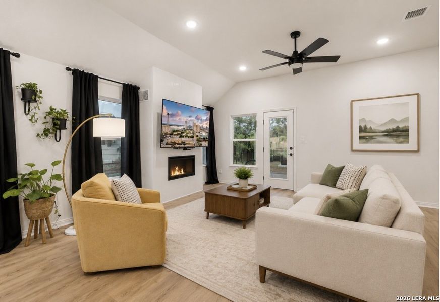 Furnished interior view inside a new home in The Crossvine, Schertz (Image 31). Furnished interior view inside a new home in The Crossvine, Schertz (Image 31).