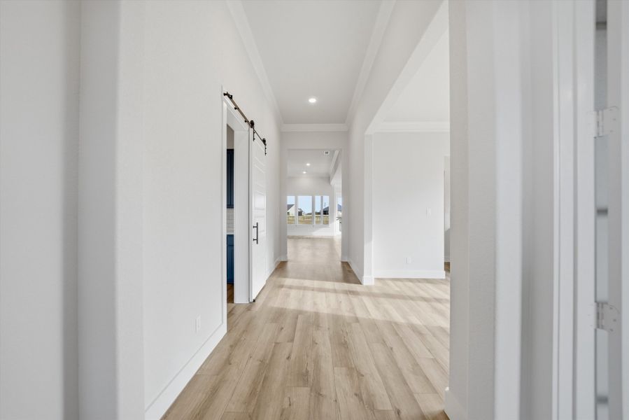 Spacious, unfurnished interior of a new home in Eagle Ridge Estates, Weatherford (Image 32).