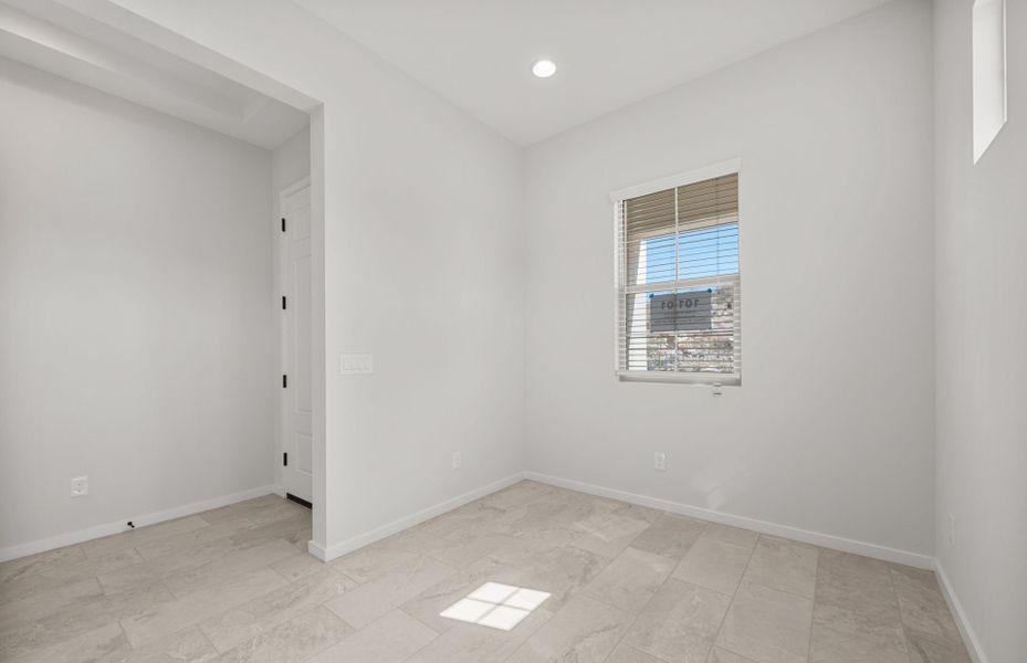 Spacious, unfurnished interior of a new home in Regent Hills - Meadow Series, Buckeye (Image 21).
