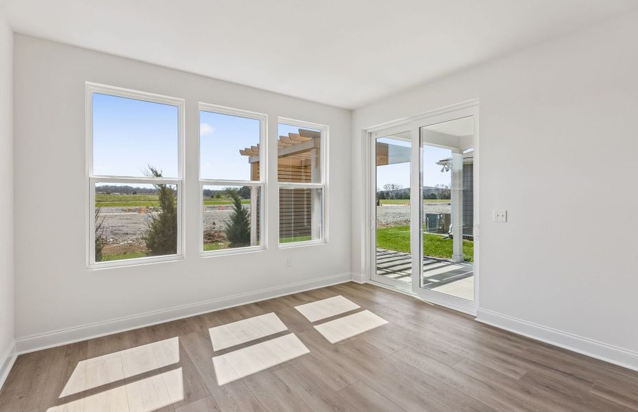 Spacious, unfurnished interior of a new home in Del Webb Southern Harmony, Murfreesboro (Image 19).