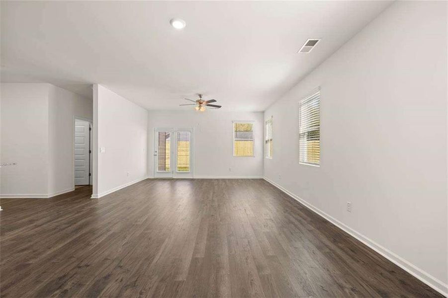 Spacious, unfurnished interior of a new home in Mableton Station, Mableton (Image 15). Spacious, unfurnished interior of a new home in Mableton Station, Mableton (Image 15).