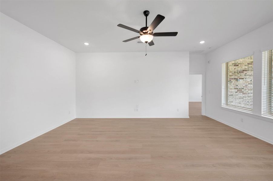 Spacious, unfurnished interior of a new home in Escondido - Overlook Collection, Magnolia (Image 28). Spacious, unfurnished interior of a new home in Escondido - Overlook Collection, Magnolia (Image 28).