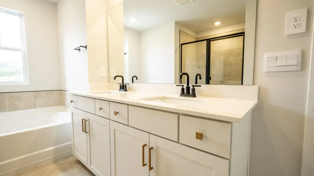 Furnished interior view inside a new home in Walnut Ridge, Lebanon (Image 11).