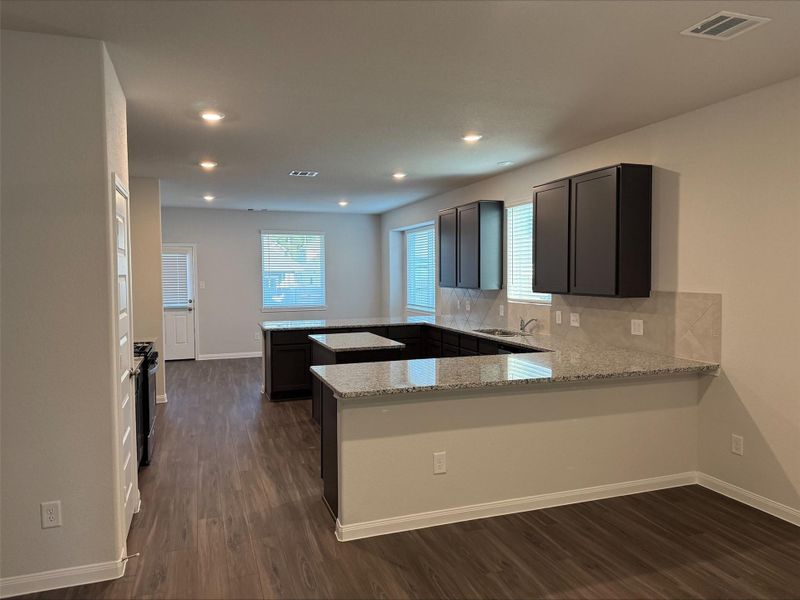 Furnished interior view inside a new home in River's Edge, Conroe (Image 16). Furnished interior view inside a new home in River's Edge, Conroe (Image 16).
