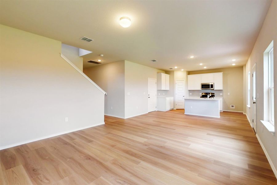 Spacious, unfurnished interior of a new home in Cascades at Onion Creek, Austin (Image 10).
