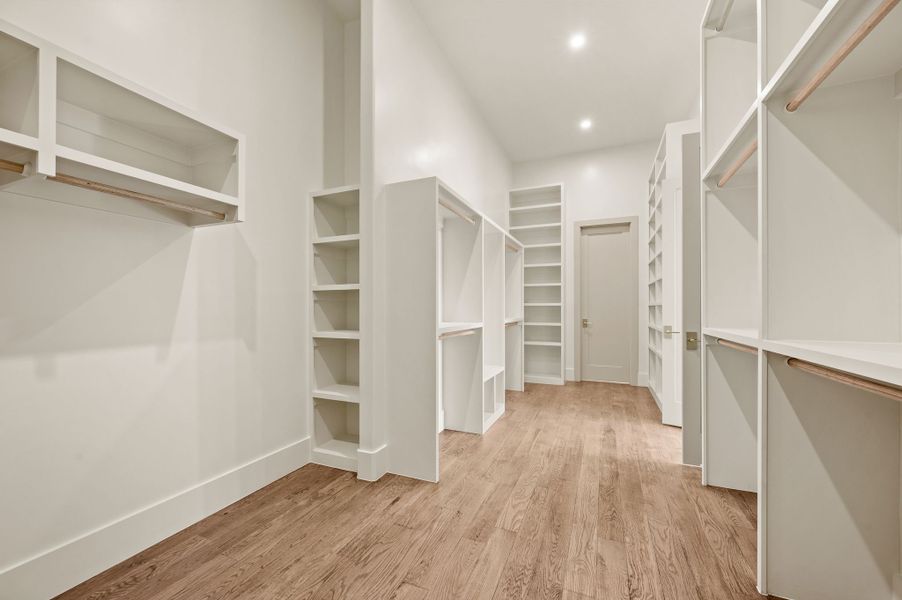 Spacious, unfurnished interior of a new home in Fleming Pointe, Fort Worth (Image 43).