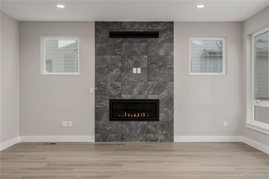 Spacious, unfurnished interior of a new home in West Grange, Longmont (Image 27).