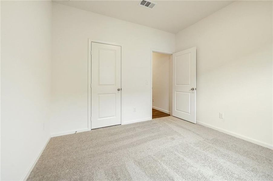 Spacious, unfurnished interior of a new home in Crescent Pointe, Carrollton (Image 23).