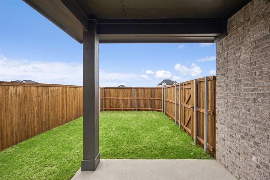 Exterior details and patio area of a home in Lexington Frisco, Frisco (Image 2).