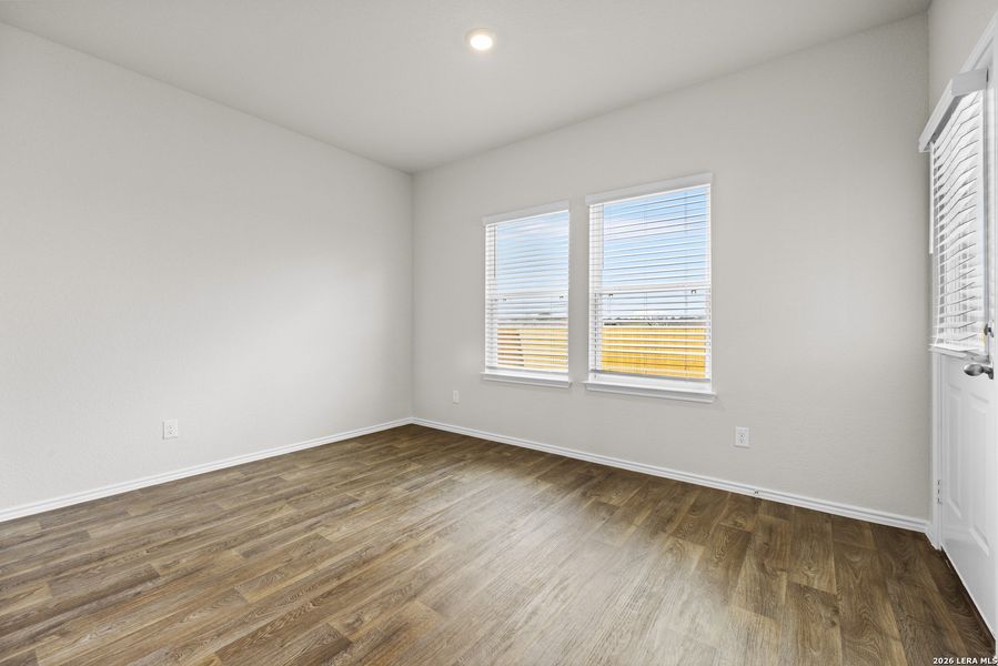 Spacious, unfurnished interior of a new home in Winding Creek, New Braunfels (Image 13).