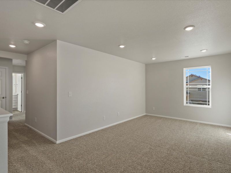 Spacious, unfurnished interior of a new home in Buffalo Highlands: The Flora Collection, Commerce City (Image 5).