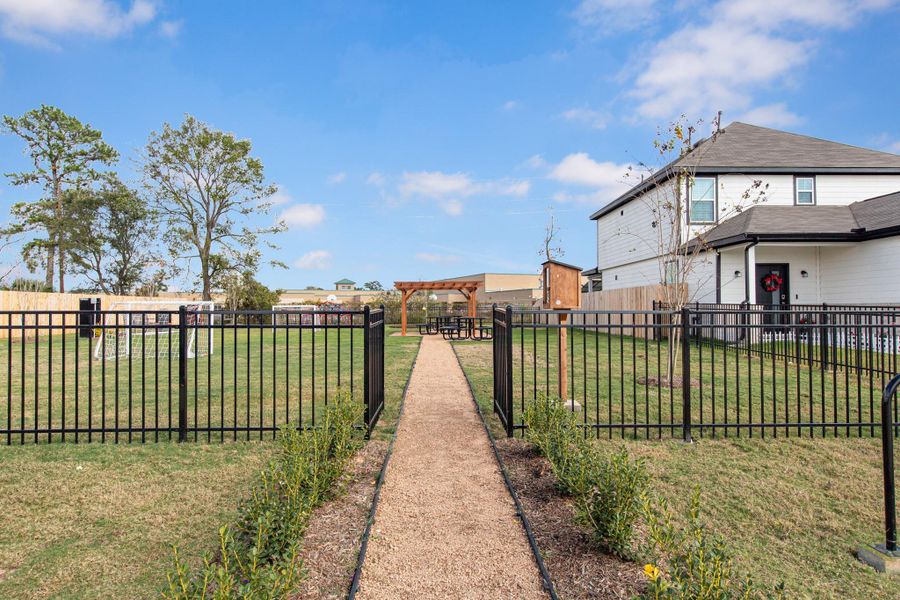 Community amenities in Bammel Oaks, Houston (Image 30).