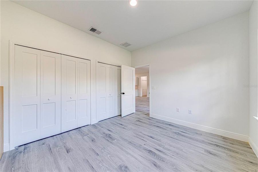 Spacious, unfurnished interior of a new home in , Citrus Springs (Image 30).