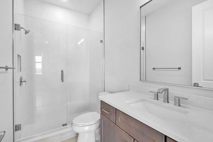 Bedroom 6 ensuite