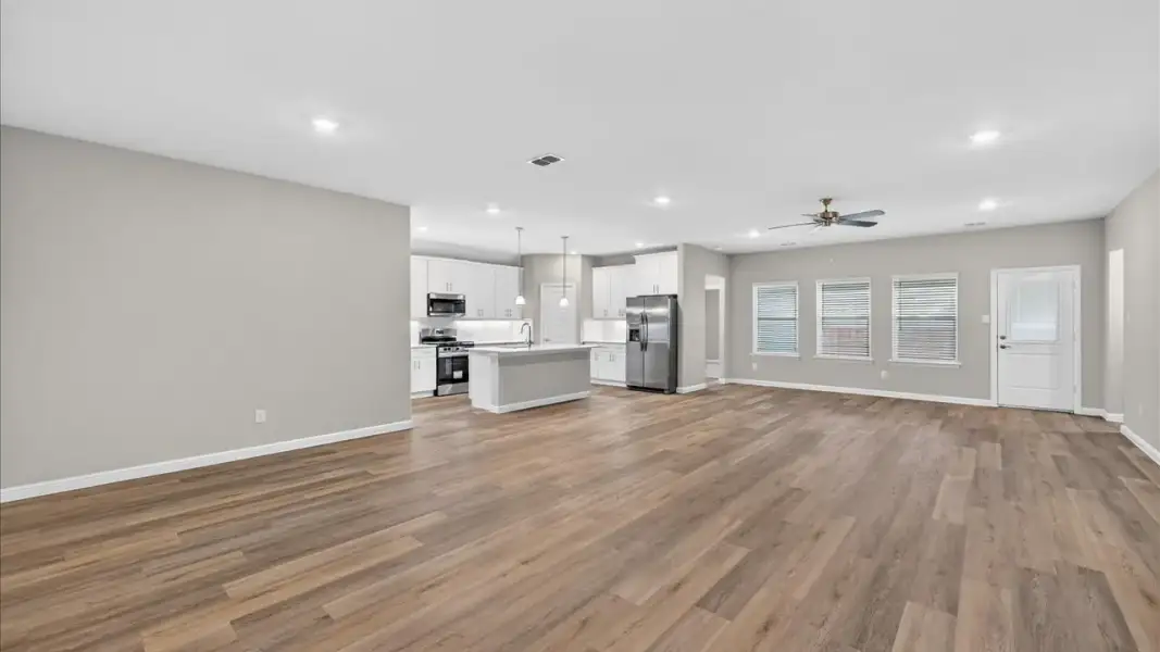 Spacious, unfurnished interior of a new home in Parkerville Meadows, DeSoto (Image 12).