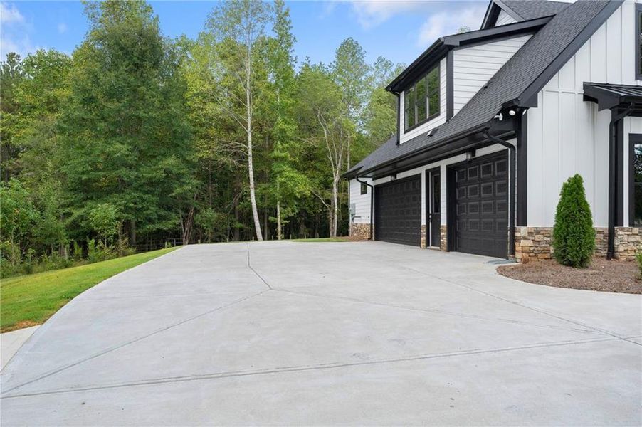 Exterior details and patio area of a home in , Ball Ground (Image 3).