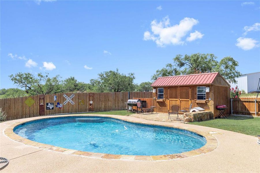 Community amenities in , Coleman (Image 28).