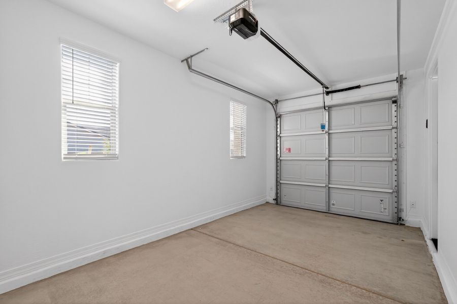 Spacious, unfurnished interior of a new home in Parkside, Avondale (Image 23).