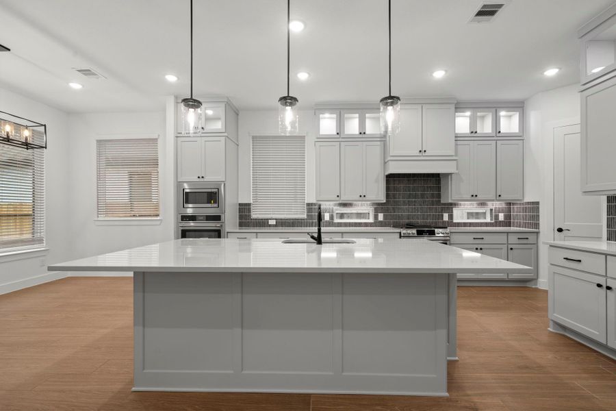 Furnished interior view inside a new home in Evergreen, Conroe (Image 6).