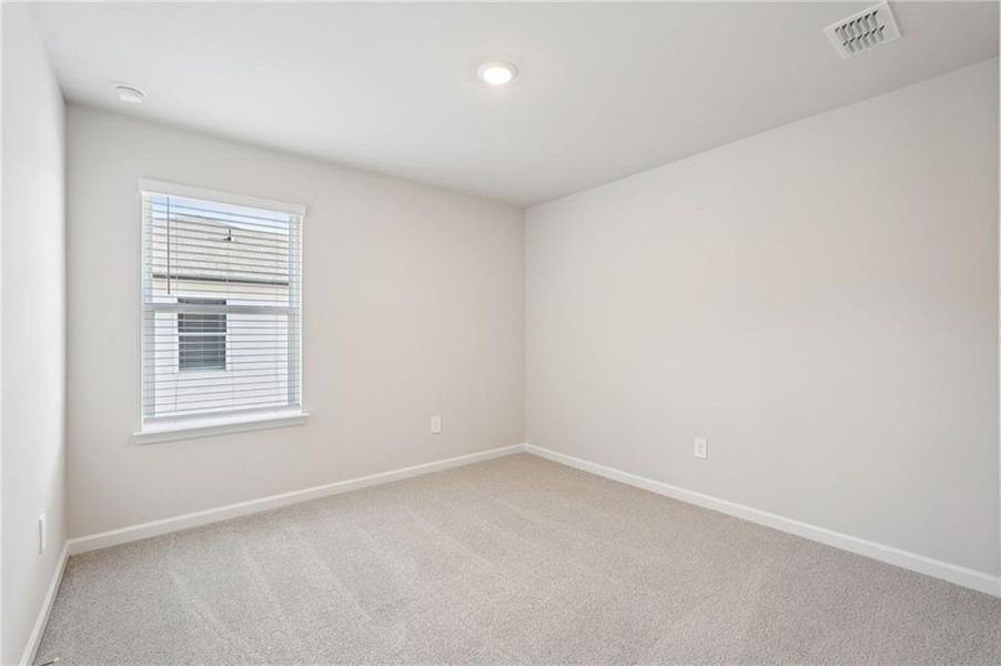 Spacious, unfurnished interior of a new home in Ivey Township, Dallas (Image 51).