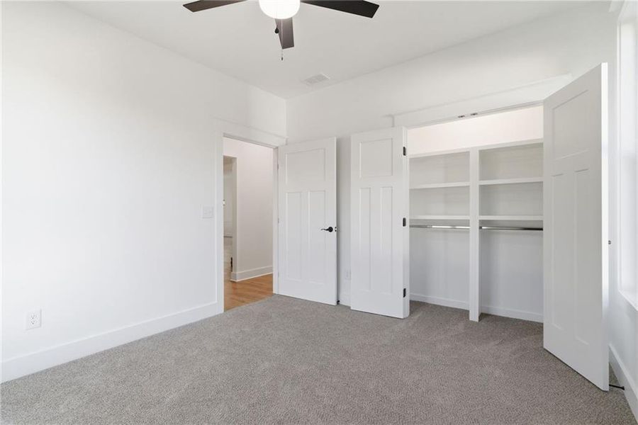 Spacious, unfurnished interior of a new home in , Jasper (Image 22).