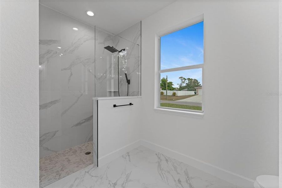 Spacious, unfurnished interior of a new home in , North Port (Image 33).