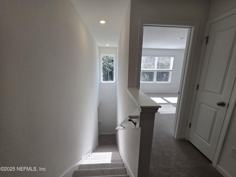 Spacious, unfurnished interior of a new home in Hyland Trail, Green Cove Springs (Image 44).