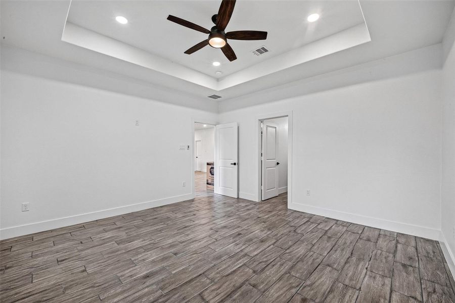 Spacious, unfurnished interior of a new home in , Crosby (Image 18).