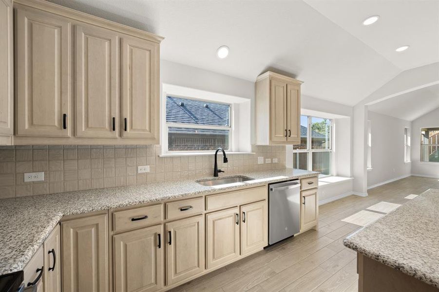 517 Waterford Park- Kitchen-4 517 Waterford Park- Kitchen-4