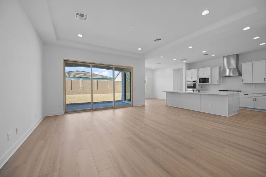 Spacious, unfurnished interior of a new home in Aloravita South, Peoria (Image 29).