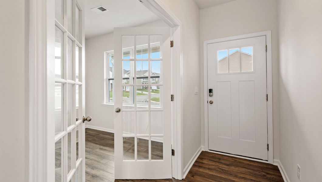 Spacious, unfurnished interior of a new home in Foxbank, Gray Court (Image 14).