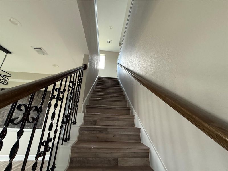 Spacious, unfurnished interior of a new home in , Pasadena (Image 23).