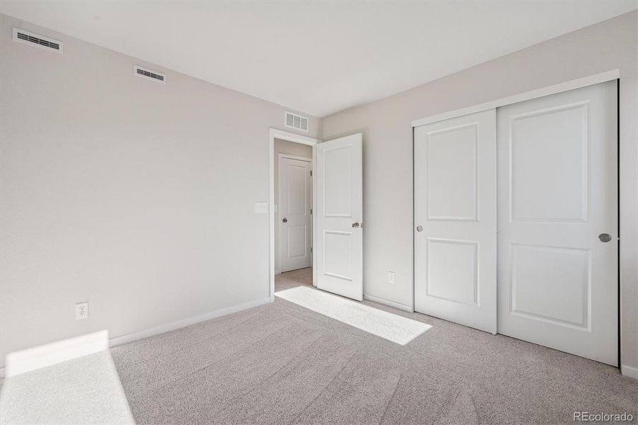 Spacious, unfurnished interior of a new home in Windler, Aurora (Image 16).