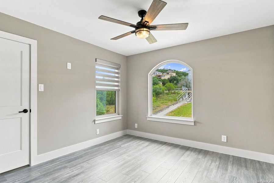 Spacious, unfurnished interior of a new home in , San Antonio (Image 48).