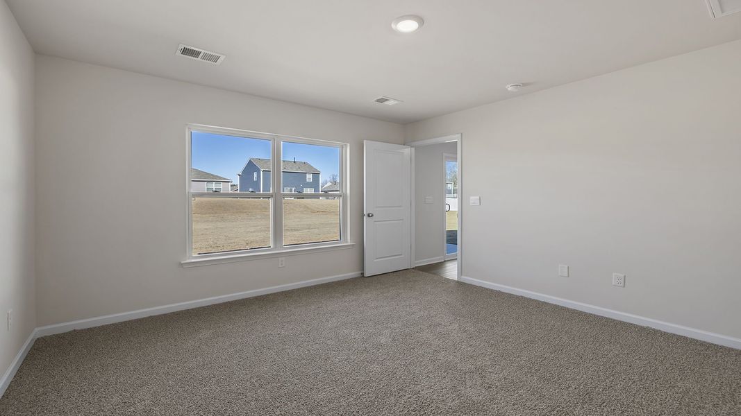 Spacious, unfurnished interior of a new home in Cedar Gap, Fountain Inn (Image 23).