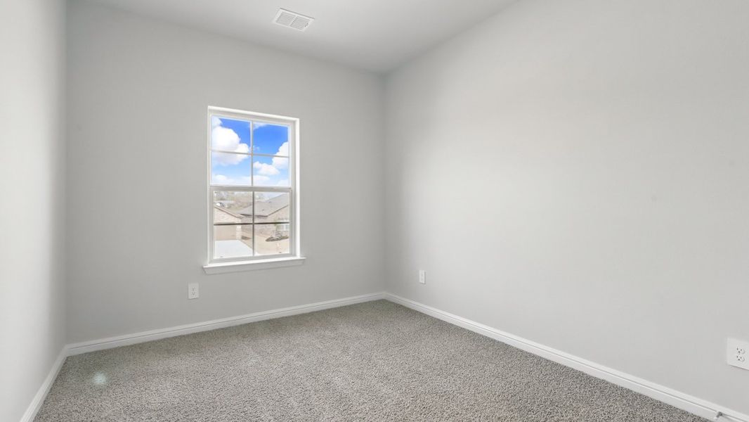 Spacious, unfurnished interior of a new home in The Canyons, Keene (Image 34).