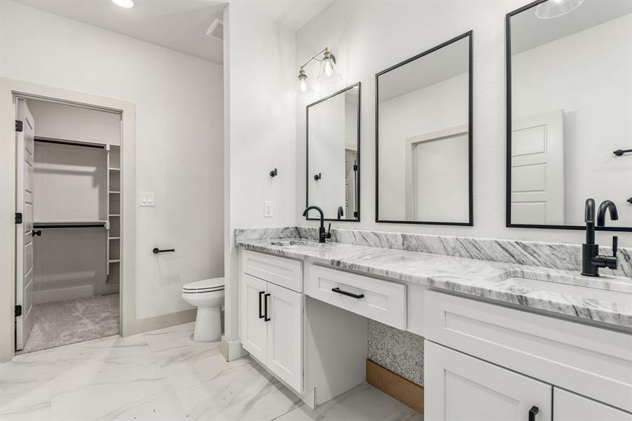 Furnished interior view inside a new home in Canyon Creek, Granbury (Image 12).
