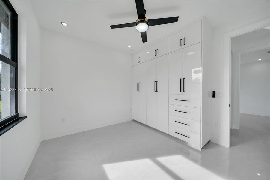 Spacious, unfurnished interior of a new home in , Lehigh Acres (Image 34).