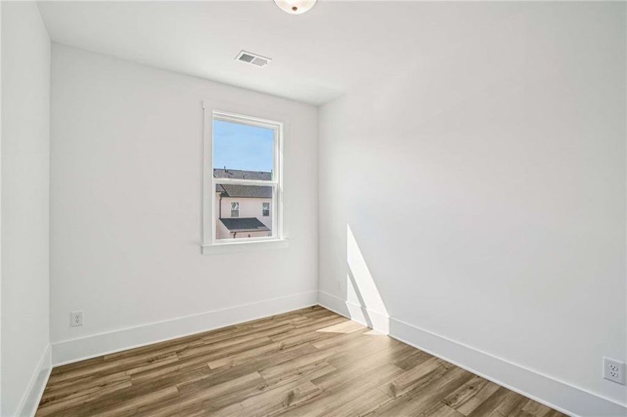 Spacious, unfurnished interior of a new home in Park Vue, Atlanta (Image 25).