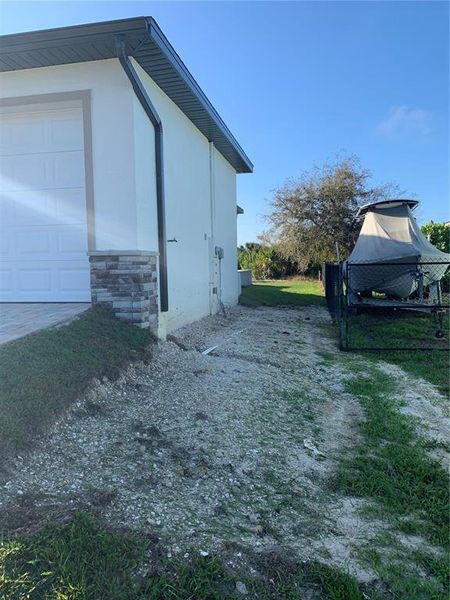 Exterior details and patio area of a home in , Port Charlotte (Image 3).