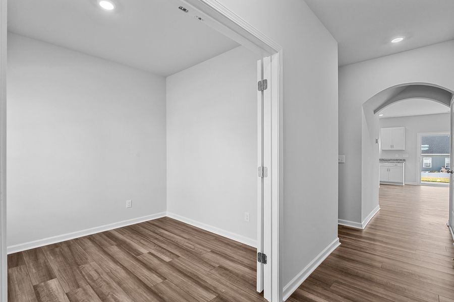 Spacious, unfurnished interior of a new home in Hanes Lake, Winston-Salem (Image 14).