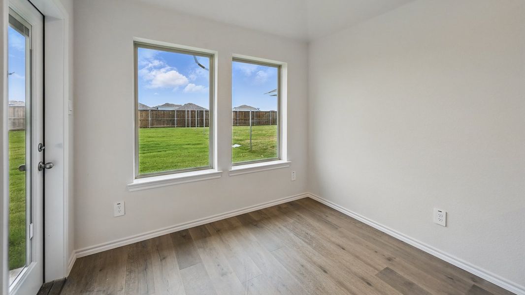Spacious, unfurnished interior of a new home in Oak Valley Estates, Bullard (Image 29).