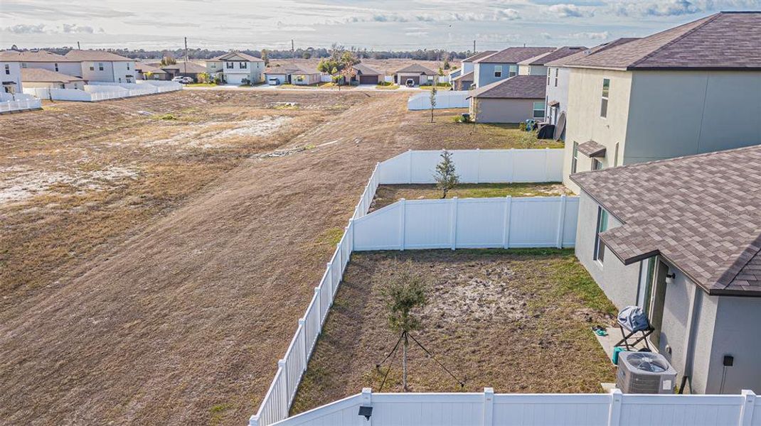 Exterior details and patio area of a home in , Spring Hill (Image 20).