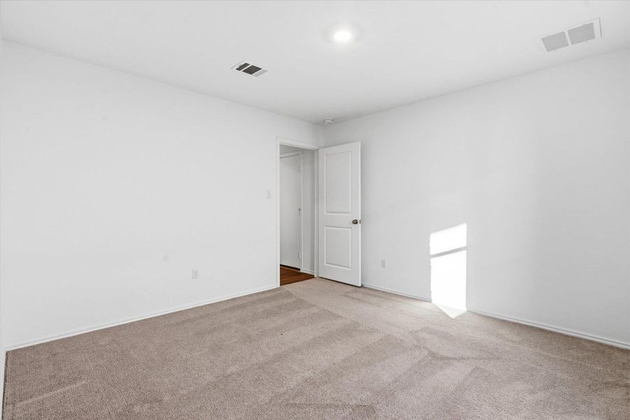 Spacious, unfurnished interior of a new home in Thunder Rock: Watermill Collection, Marble Falls (Image 38).