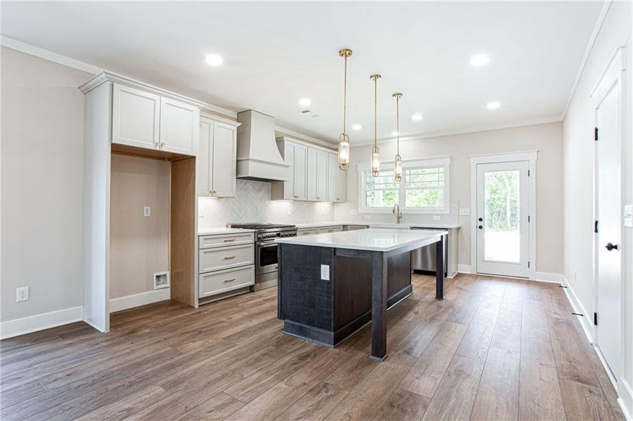 Furnished interior view inside a new home in , Grayson (Image 7).