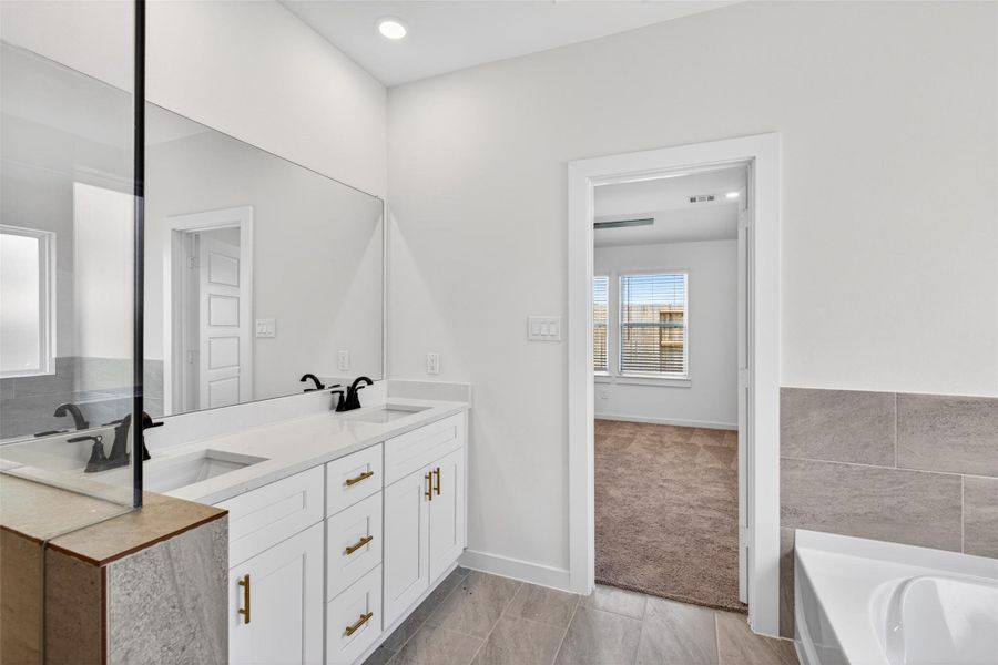 Furnished interior view inside a new home in , Alvin (Image 7).