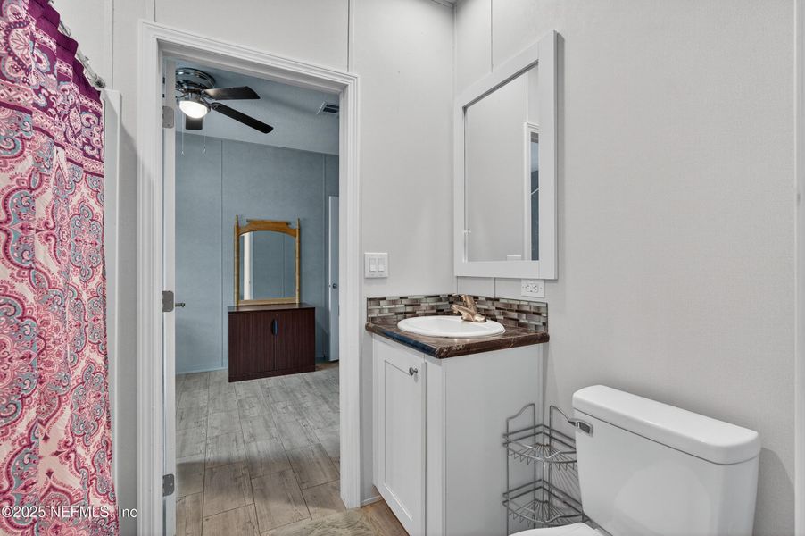 Furnished interior view inside a new home in , Middleburg (Image 10).