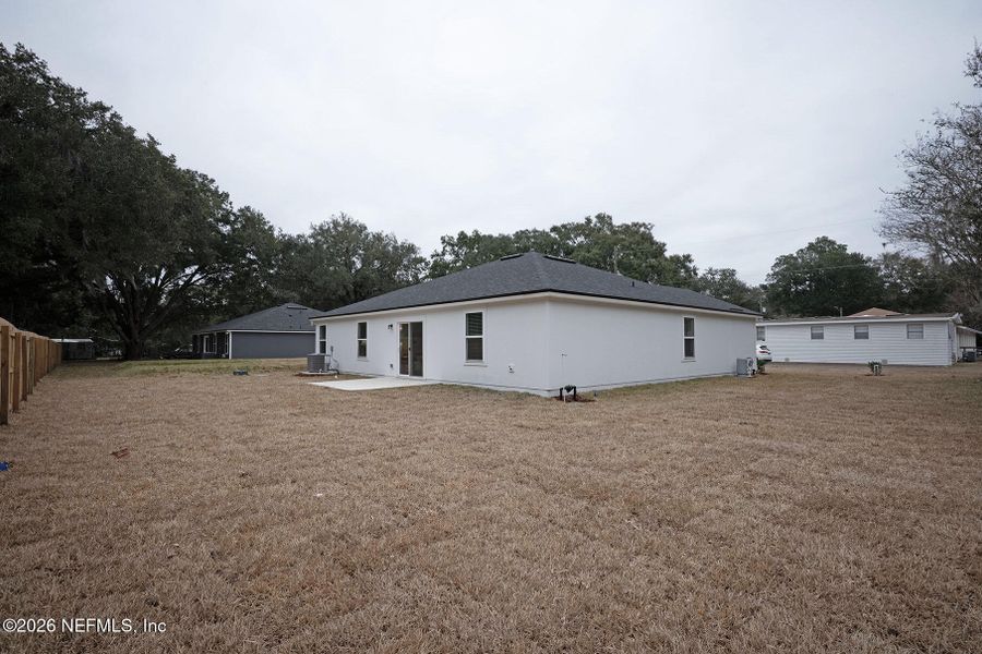 Exterior details and patio area of a home in , Jacksonville (Image 4).