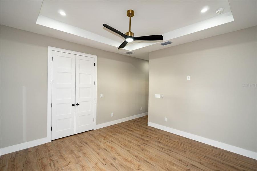 Spacious, unfurnished interior of a new home in , Tampa (Image 37).